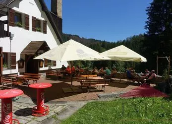 Srní "Vchynice-Tetov"; Hotel Antýgl (cca 40 lůžek) s restaurací na samotě s výhledem v NP Šumava