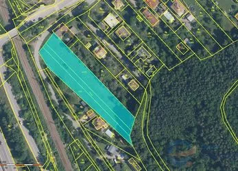 Prodej pozemků o celkové výměře 3982 m2 s vydaným územním rozhodnutím pro stavbu 3 dvojlomu