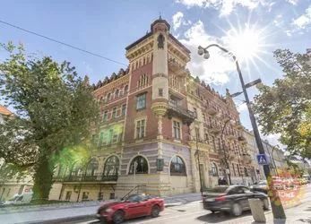 Luxusní zařízený byt 4+1 k pronájmu po rekonstrukci, Smetanovo nábřeží, Staré Město, 160 m2.