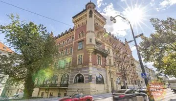 Luxusní zařízený byt 4+1 k pronájmu po rekonstrukci, Smetanovo nábřeží, Staré Město, 160 m2.
