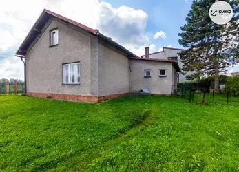 Rodinný dům s pozemkem o výměře 1192m²  v obci Dolní Domaslavice