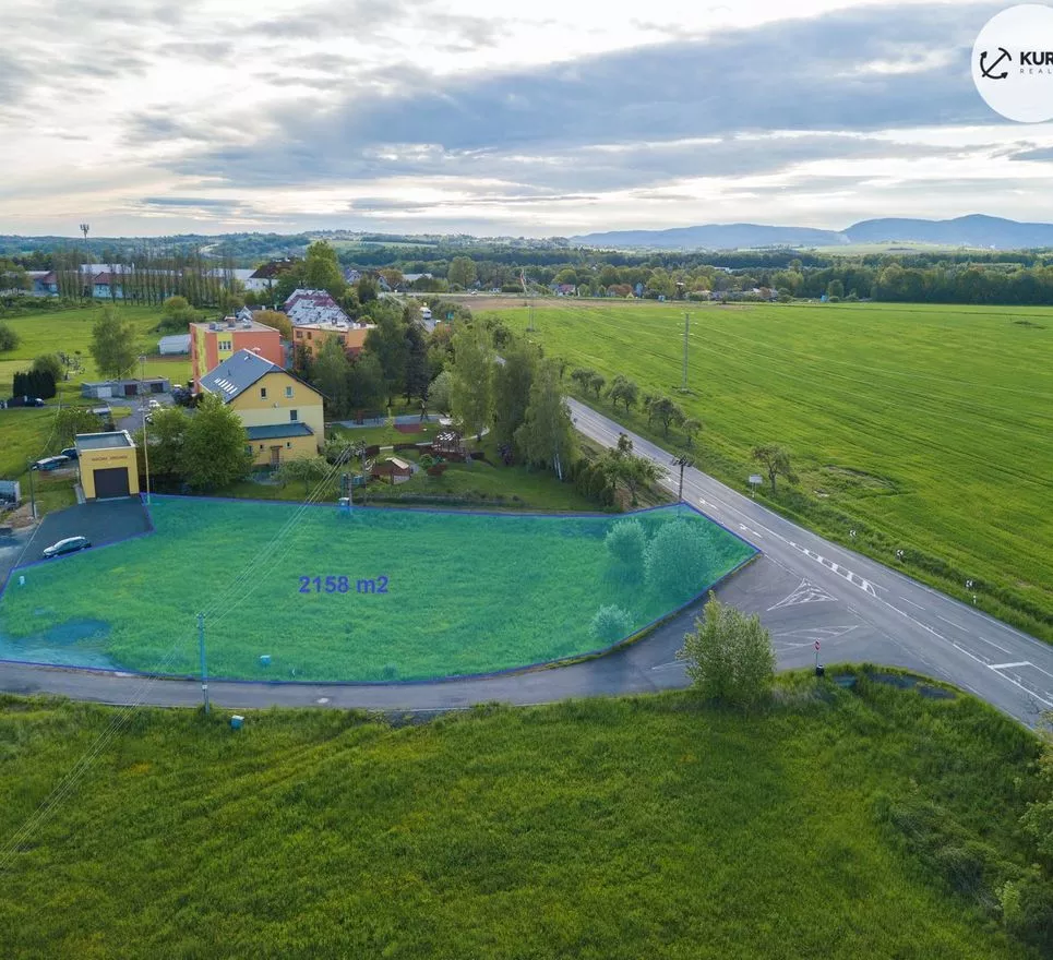 Pozemek pro komerční výstavbu - občanská vybavenost o výměře 2158 m2 v obci Horní Tošanovice