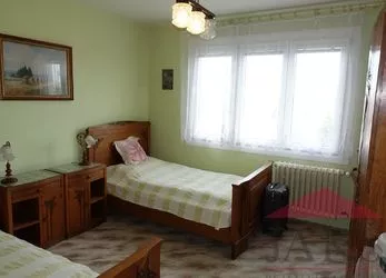 Plzeň - Doubravka, ul. Železničářská; byt 3+1 (76,26 m2) po rekonstrukci