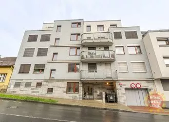 Praha 8, moderní byt 2+kk (68m) s terasou k pronájmu, sklep, garáž.stání, ulice Davídkova, Libeň.