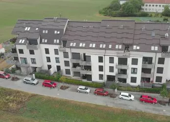 Novostavba mezonetového bytu 3+kk s balkonem a krytým parkovacím stáním