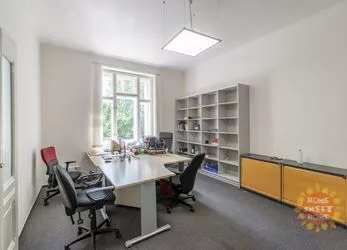 Pronájem Praha, nezařízené kanceláře, dispozice 6+kk, 150 m2, Dejvice - ul. Dejvická