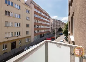 Praha 8, k pronájmu byt 2+1 po kompletní rekonstrukci, balkón, sklep, ulice U libeňského pivovaru