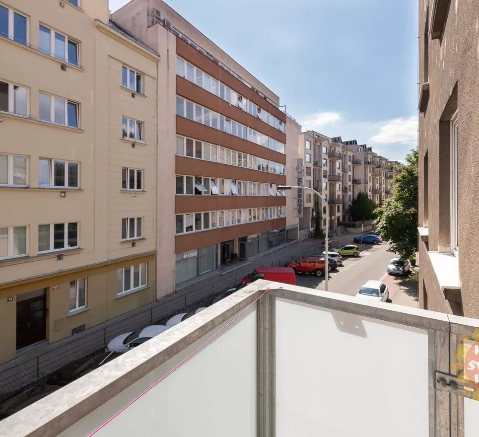 Praha 8, k pronájmu byt 2+1 po kompletní rekonstrukci, balkón, sklep, ulice U libeňského pivovaru