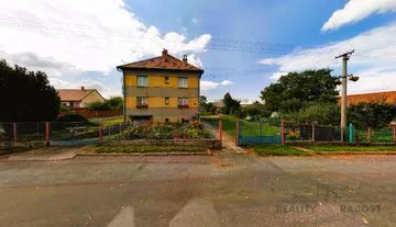 Prodej bytu 3+1 s garáží a zahradou, Morašice -Skupice