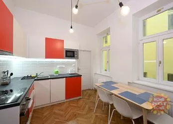 Residenční bydlení, pronájem pokoje 14m2  po rekonstrukci, Řehořova, Praha 3