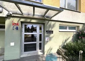 Prodej bytu 3+1 65 m2 v Brechtově ulici v Praze 4 Háje