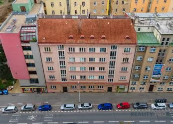 Prodej bytu 2+kk ve vyhledávané lokalitě na Praze 5 v ulici Vrchlického