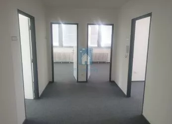 Pronájem kanceláře 132 m2 v administrativní budově, ulice Nad lesním divadlem, Praha 4 - Braník