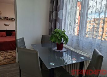 Prodej bytu v OV 2+1 a užitné ploše 69 m2 s vlastní lodžií (5,35m2) Komenského ul., Plzeň - Bolevec