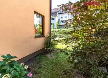 Prodej velmi úsporného bytu 2+kk se zahradou, Moravany