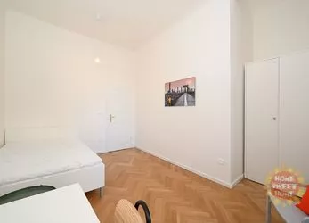 Rezidenční bydlení, pronájem krásného pokoje 16m2,nám.Kinských, Praha 5