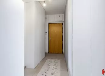 Prodej stylového bytu 1+kk s lodžií a sklepem, Praha 7 - Holešovice