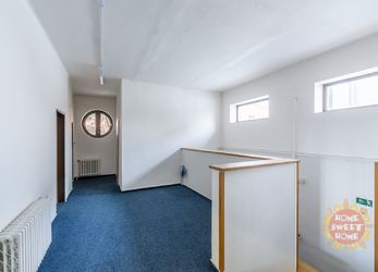 Kancelářské prostory k pronájmu (66,8 m2) v areálu Green park, Poděbradská ulice, bez provize RK.
