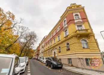 Praha, krásný nezařízený byt 2+kk k pronájmu, Na Skalce, Smíchov, sklep.