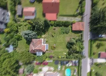 Prodej, rodinného domu 5+kk, 200m2, s bazénem, pozemek 1500m2, Petrov - Chlomek, Praha - západ