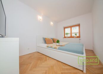 Prodej bytu 2+kk, 49m2, DV, Praha - Holešovice
