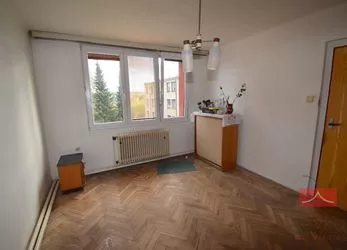 Prodej bytu, 3+1, 65 m², DV, ul. Červená Řečice, okr. Pelhřimov