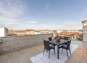Praha, luxusní byt 4 + kk k pronájmu, Italská ulice, Vinohrady, 157 m2, balkón