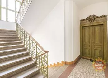 Prostorný byt 3+kk (74 m2) k pronájmu, perfektní lokalita, Praha 1- Maiselova ulice
