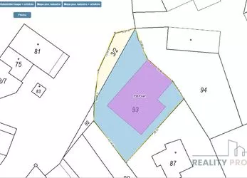 Prodej rodinného domu s garáží na pozemku o velikosti 737 m2 v Polici č.p. 26.