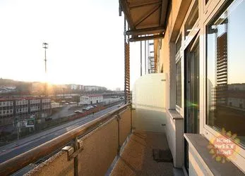 Praha 9, hezký zařízený byt 2+kk k pronájmu, 60 m2, balkon, sklep, parkování- Libeň