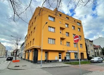 Prodej bytu 2 + 1 64 m2 s balkonem a sklepem v Brně - Husovicích