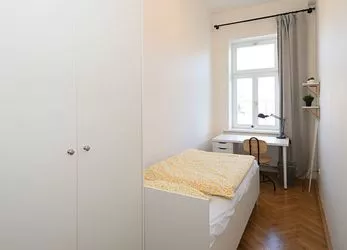 Residenční bydlení, pronájem pokoje 10m2  po rekonstrukci, Řehořova, Žižkov, Praha 3, od února 2024