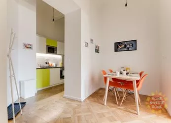 Residenční bydlení, pronájem pokoje 11m2 po rekonstrukci, nám. Kinských, Praha 5, od února 2024