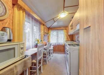 Prodej malebné chaty v Komorní Lhotce se zahrádkou 415 m2