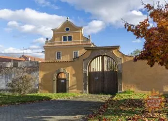 Prodej historické památky, pozemek 2855 m2, obec Tursko, Praha - západ