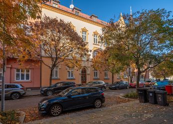 Prodej bytu 3+1, 3. NP, 100 m2, cihlový dům, historické centrum, Olomouc, ul. Tylova