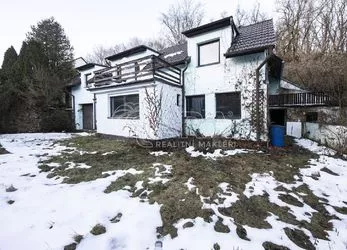 Prodej rodinného domu 5+1, 220m2, garáž, stodola, pozemek 608m2