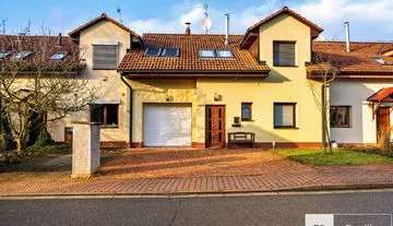 Prodej zajímavého rodinného domu 5+kk, 140 m2, 13 490 000,- Kč, Praha - Újezd nad Lesy