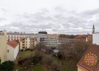 Praha, nezařízený byt 1kk (48m2) k pronájmu, Lípová ulice - Nové Město