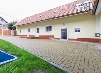 Prodej rodinného domu 7+1, 430 m2, Černé Voděrady