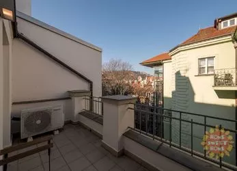 Praha, mezonetový byt k pronájmu 4+1 (220m2), terasa, klimatizace, Janáčkovo nábřeží