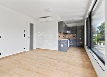 Prodej bytu 2+kk s terasou ( 62 + 6 m2 ) , sklepem a garážovým stáním v novostavbě, Praha-6, Petřiny