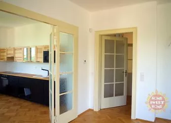 Praha, nezařízený světlý byt 3+1 po rekonstrukci ( 115 m2 ) k pronájmu, ulice Pod Habrovou, terasa
