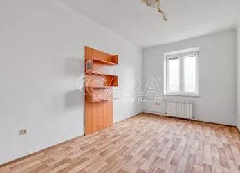Pronájem prostorného bytu, 2+1, Moravská Ostrava