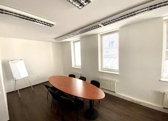 Nezařízená kancelář k pronájmu 28 m2, ulice Londýnská, Praha 2 Vinohrady