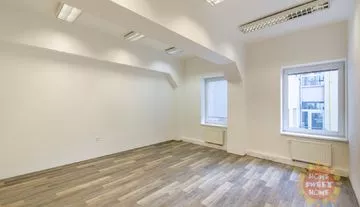 Nezařízená kancelář k pronájmu 28 m2, ulice Londýnská, Praha 2 Vinohrady