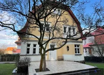 Prodej reprezentativní prvorepublikové vily, ul. Myslbekova, Karlovy Vary - Tuhnice