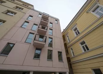 Praha 2, světlý byt 2+kk (54,90 m²) k pronájmu, balkon, luxusní lokalita- ulice Varšavská, Vinohrady