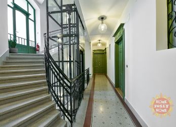 Praha, pronájem, moderní nezařízený byt 3+kk (93m2), klimatizace, Nám. Jiřího z Poděbrad, Vinohrady
