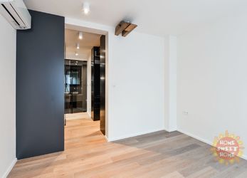 Praha, nezařízený půdní byt 3+kk (156 m2) k pronájmu, klimatizace, Náměstí Jiřího z Poděbrad